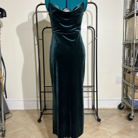 🎉3x HP!🎉 NWT: Taylor, maxi/long Evergreen dress/gown - Picture 4 of 15